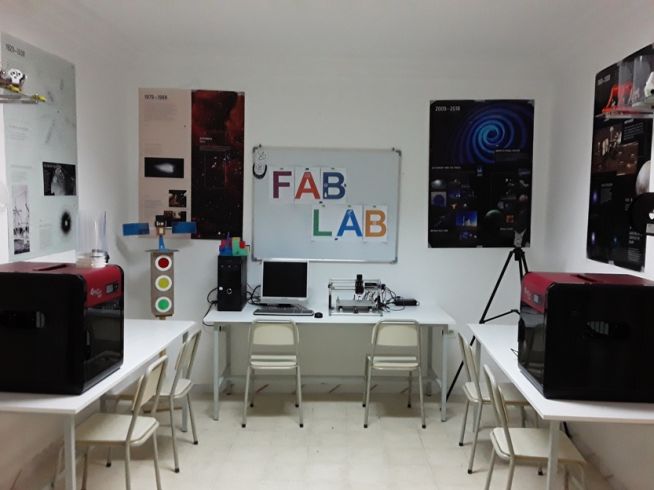 Équiper un noyau de  fab lab solidaire ajskairouan